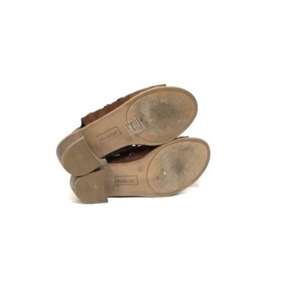 American Eagle Laser Cut Slip On Caged Sandals in Cagnac Womens Size 7.5 W - Picture 9 of 9